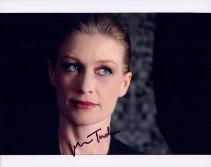 Jessica Tuck autograph