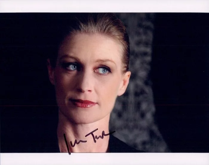 Jessica Tuck autograph
