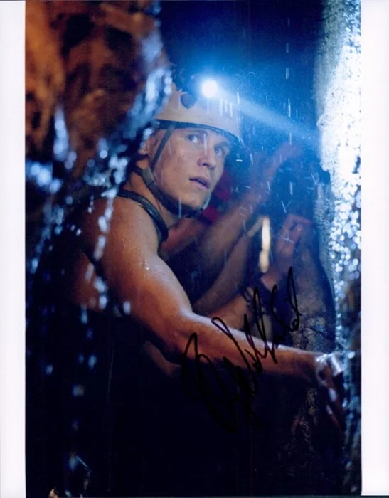 Rhys Wakefield autograph