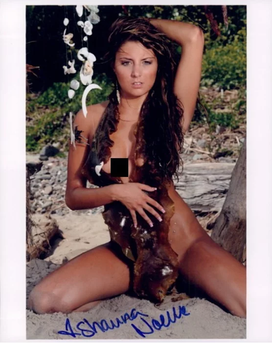Shauna Noelle autograph
