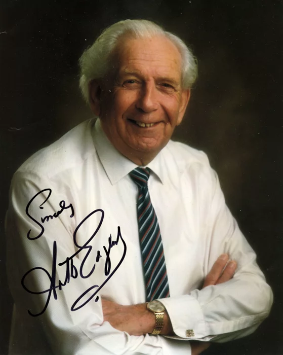 Arthur English autograph