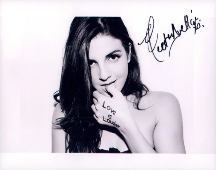 Electra Avellan autograph