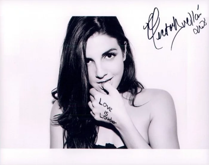 Electra Avellan autograph