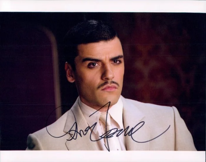 Oscar Isaac autograph