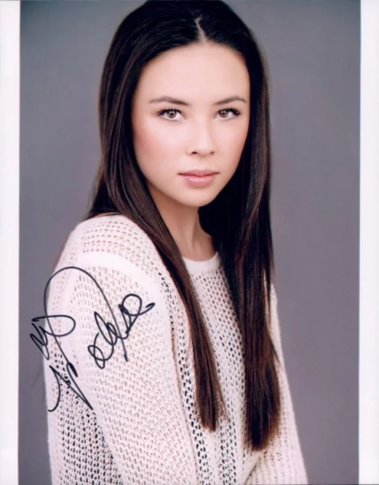 Malese Jow autograph