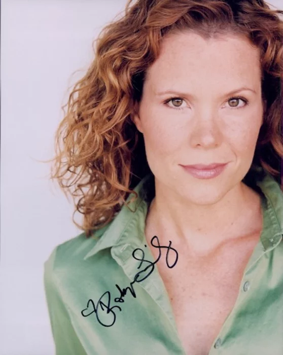 Robyn Lively autograph