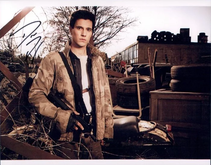 Drew Roy autograph