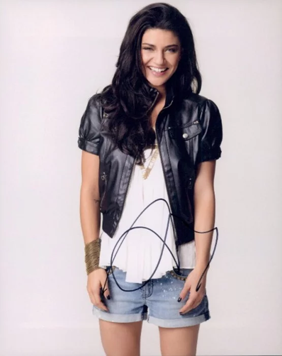 Jessica Szohr autograph