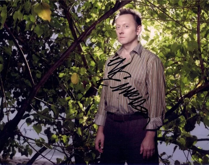 Michael Emerson autograph