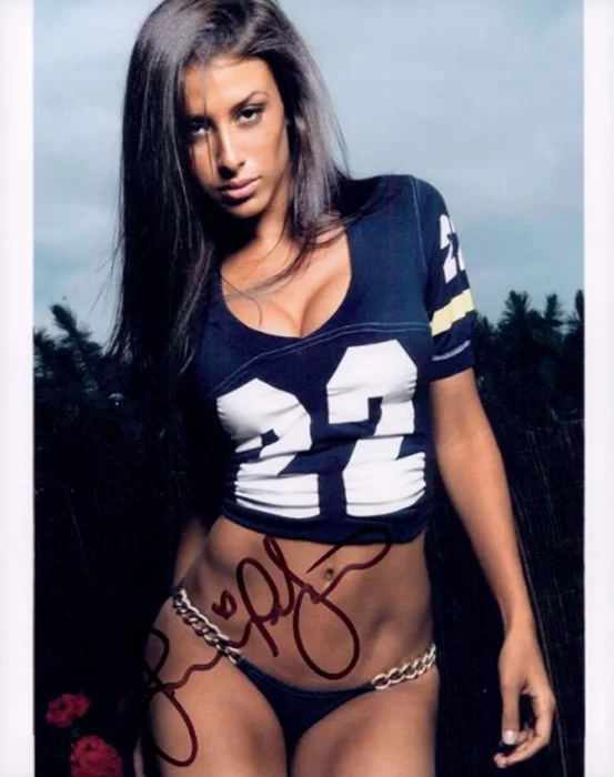 Jennifer Stano autograph