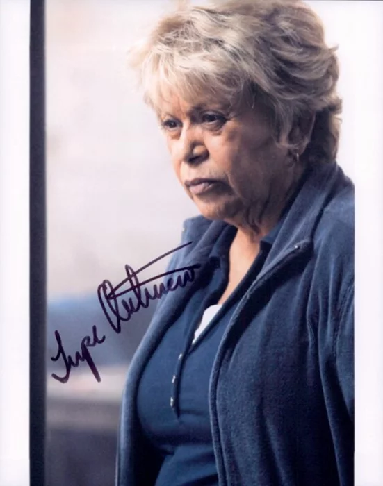 Lupe Ontiveros autograph