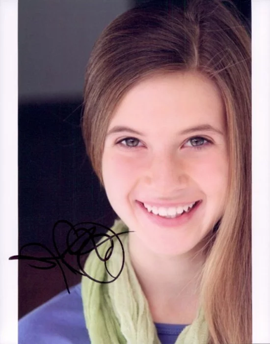Caroline Sunshine autograph