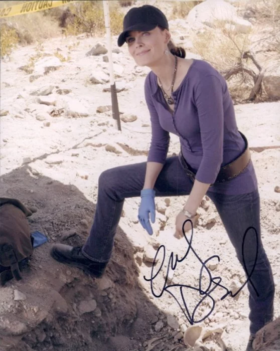 Emily Deschanel autograph