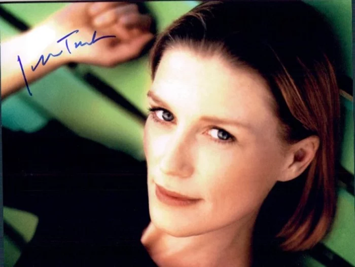 Jessica Tuck autograph