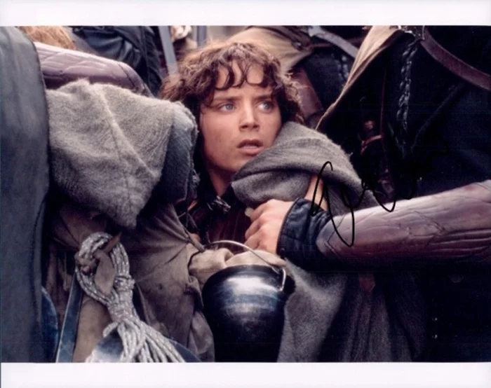 Elijah Wood autograph