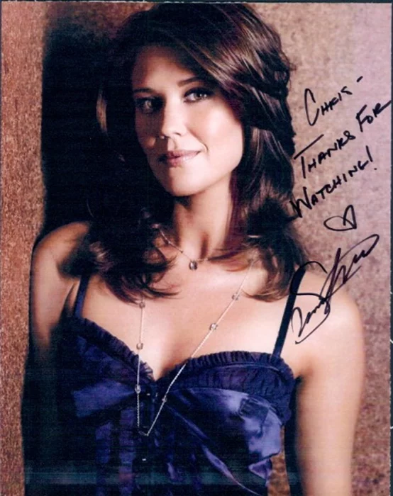 Sarah Lancaster autograph