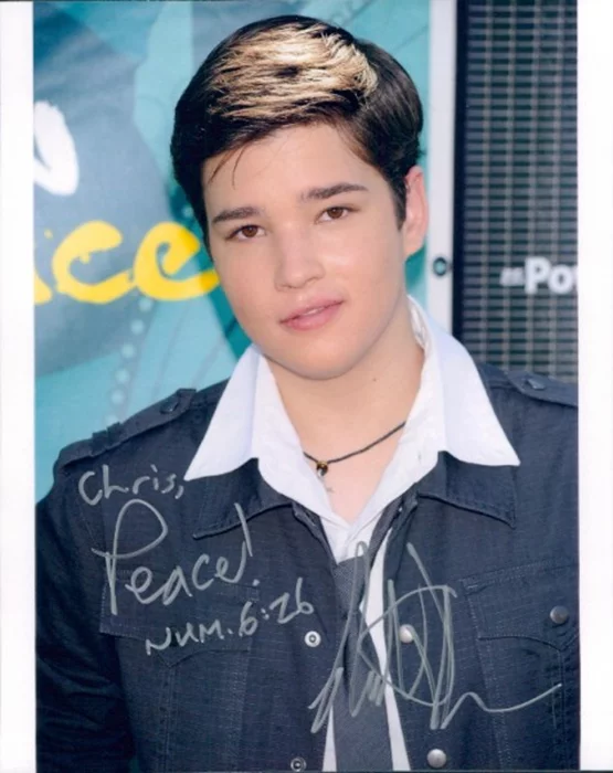 Nathan Kress autograph