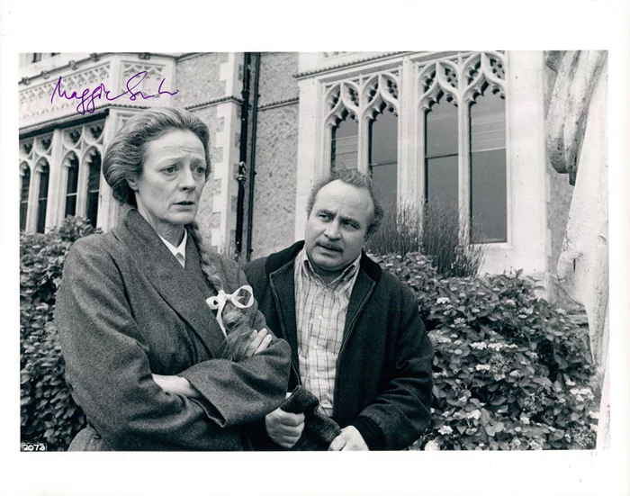 Maggie Smith autograph