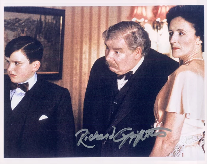 Richard Griffiths autograph