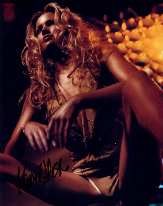 Kam Heskin autograph