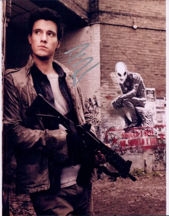 Drew Roy autograph