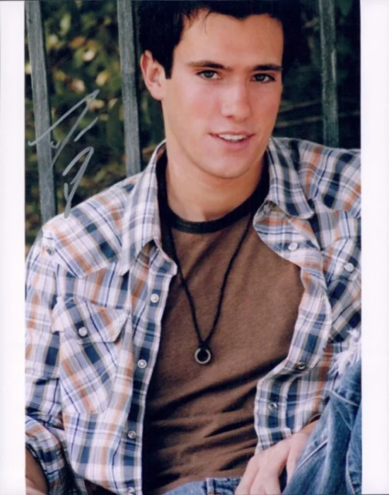 Drew Roy autograph