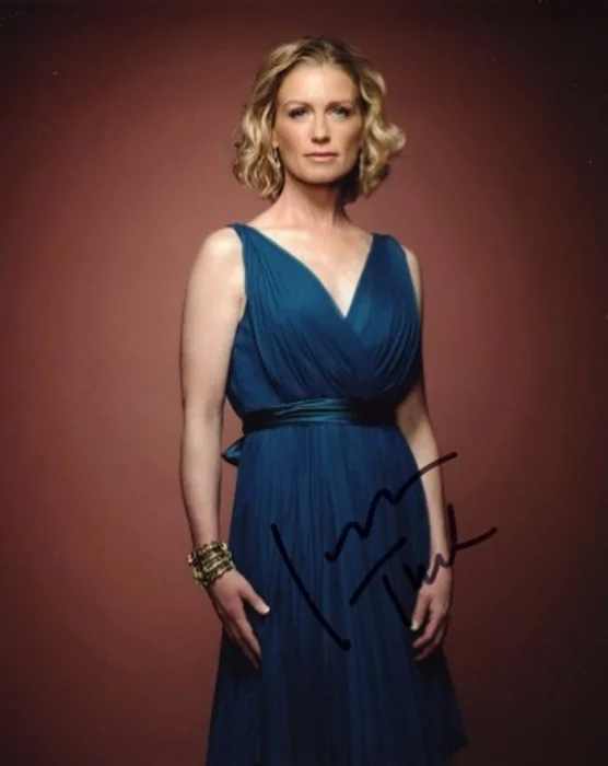 Jessica Tuck autograph