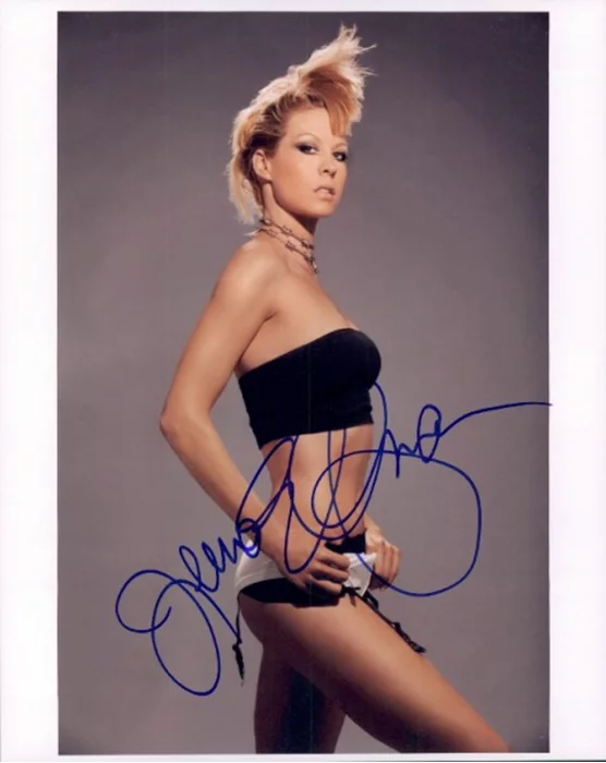 Jenna Elfman autograph