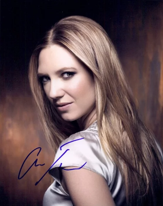 Anna Torv autograph