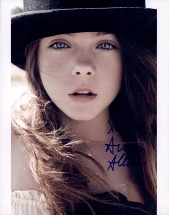 Ava Allan autograph