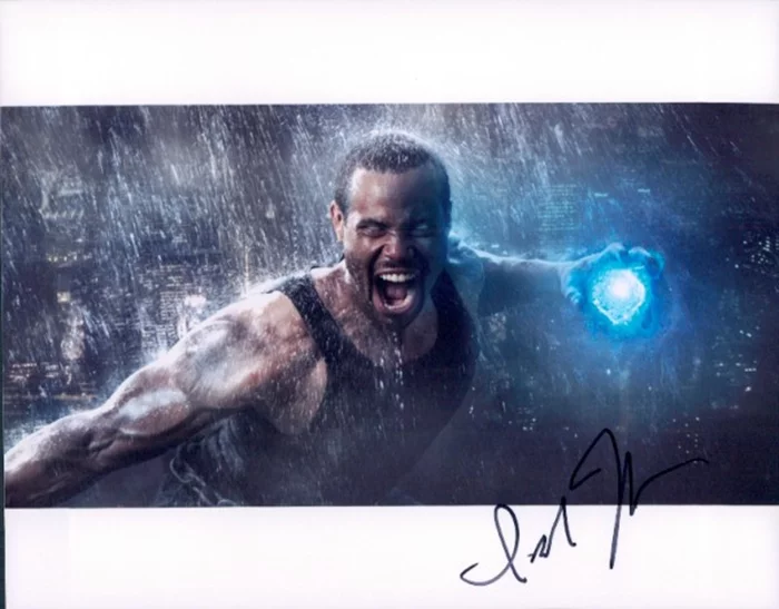 Isaiah  Mustafa autograph