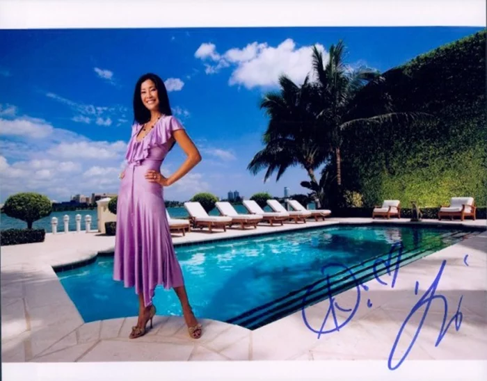 Lisa Ling autograph