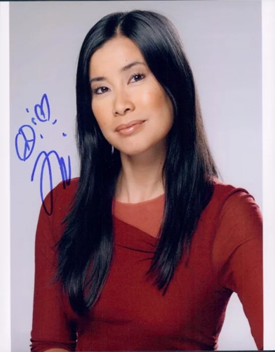 Lisa Ling autograph