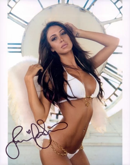 Jennifer Stano autograph