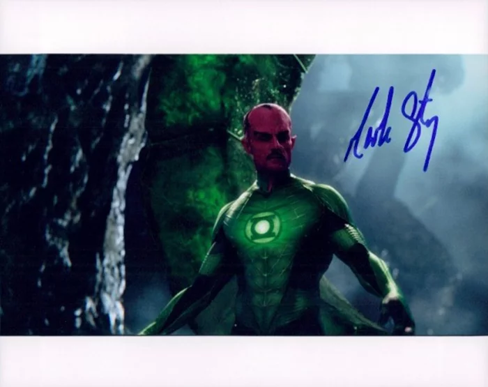 Mark Strong autograph
