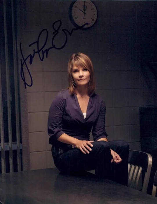 Kathryn Erbe autograph