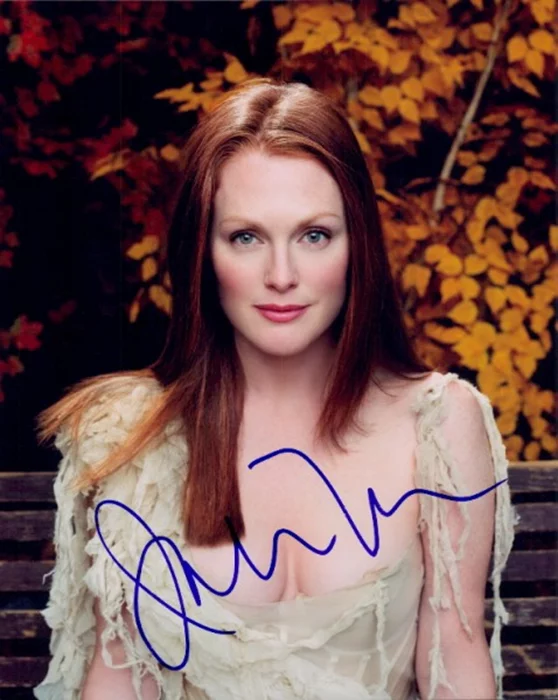 Julianne Moore autograph