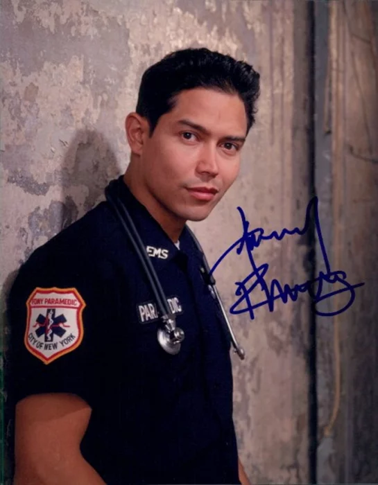 Anthony Ruivivar autograph