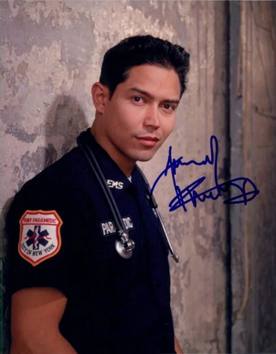Anthony Ruivivar autograph