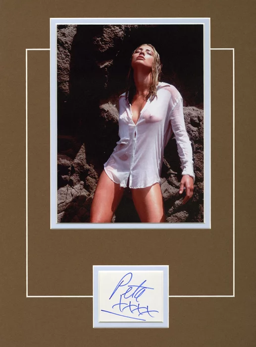 Peta Wilson autograph