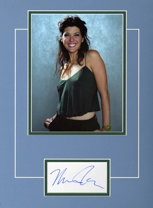 Marisa Tomei autograph