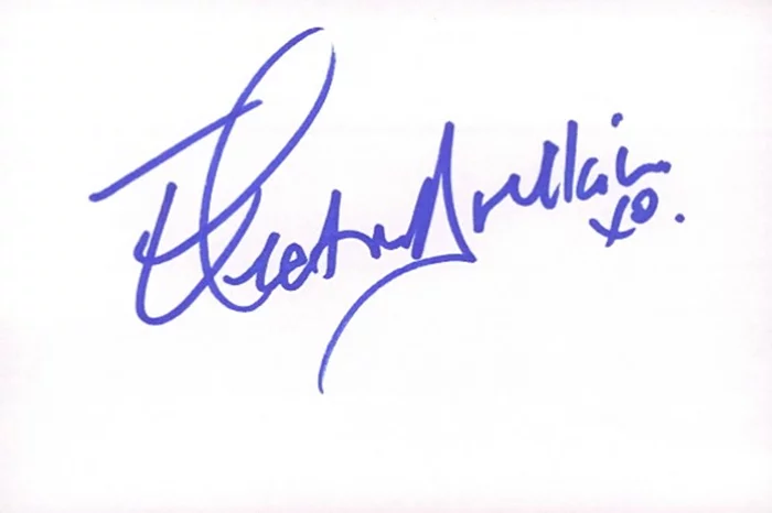 Electra Avellan autograph