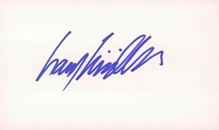 Larry Linville autograph