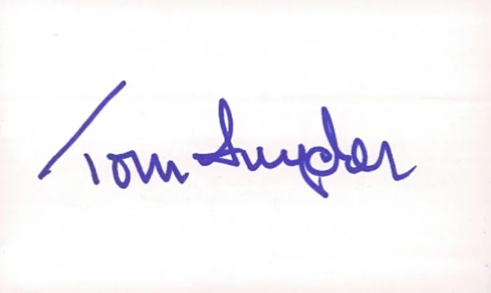 Tom Snyder autograph