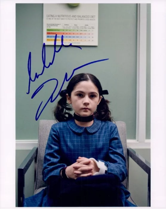 Isabelle Fuhrman autograph