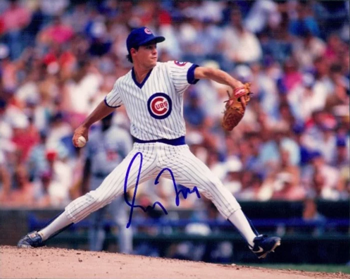 Greg Maddux autograph