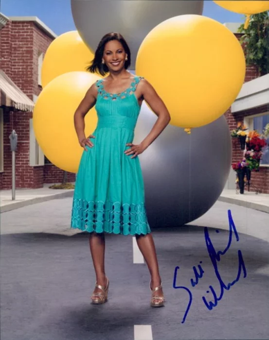 Salli Richardson-Whitfield autograph