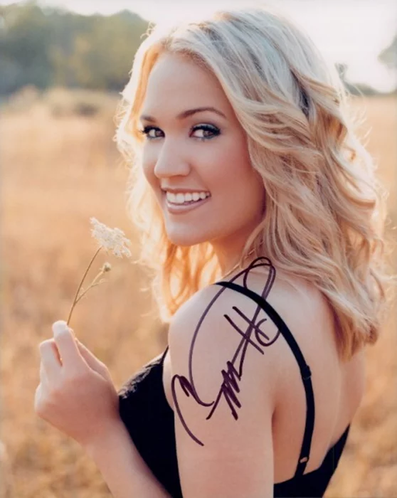 Carrie Underwood autograph