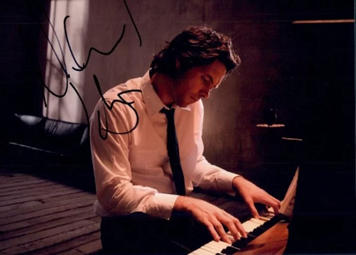 Michael Johns autograph