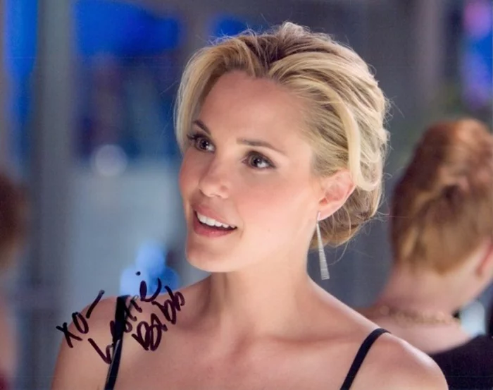 Leslie Bibb autograph